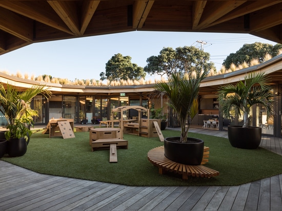 Giardino per bambini di Kakapo Creek / Collingridge And Smith Architects (CASA)