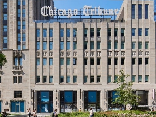 Solomon Cordwell Buenz trasforma la Tribune Tower neogotica in condomini