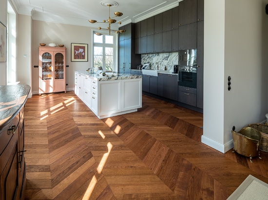 Dennebos Pavimenti in legno Chevron di colore N.03