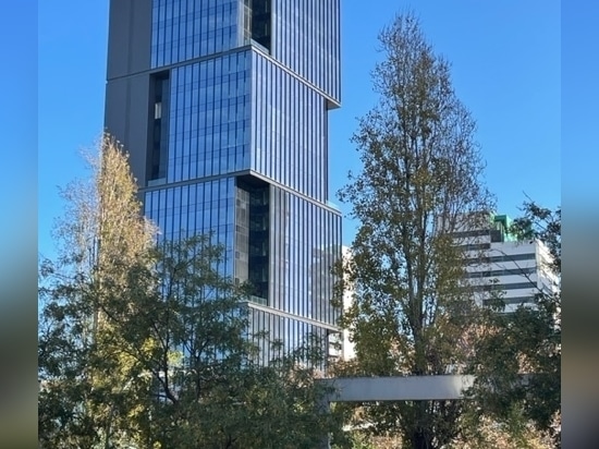 La Plaza Europa Tower si erge sulle alture di Barcellona