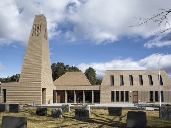 Chiesa di Vennesla / LINK arkitektur