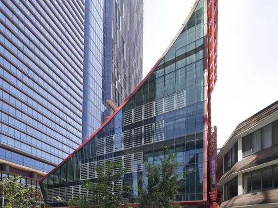 Il tetto a tessere di Manuelle Gautrand ricopre il Phive Civic Center di Parramatta, Sydney