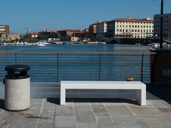 ARREDO URBANO CALZOLARI A DUE PASSI DAL MARE