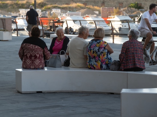 ARREDO URBANO CALZOLARI A DUE PASSI DAL MARE