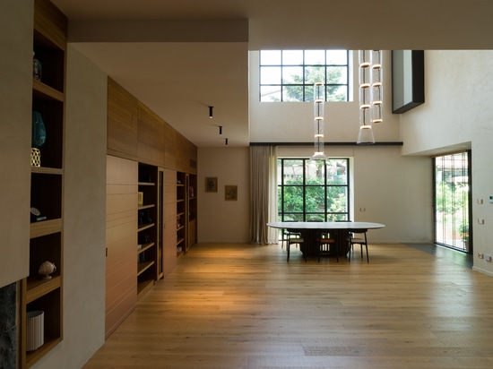 Le soluzioni Ritmonio per la rinascita di un ex edificio industriale: design, qualità e comfort rendono un ex panificio un’abitazione moderna e accogliente.