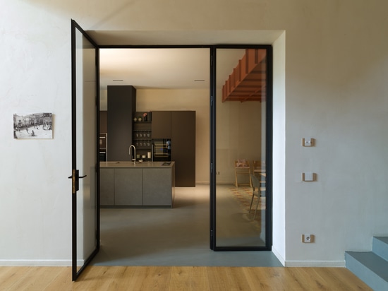 Le soluzioni Ritmonio per la rinascita di un ex edificio industriale: design, qualità e comfort rendono un ex panificio un’abitazione moderna e accogliente.