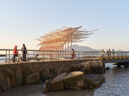 Un padiglione cinetico in riva al mare riporta la vita su un'isola cinese
