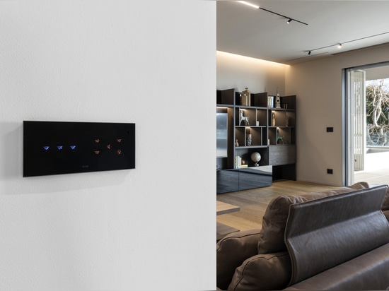 La domotica AVE in un appartamento sul lungomare: fra design, comfort e tecnologia