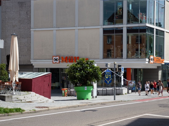 Design urbano a colori: Come Kempten usa le fioriere per modellare lo spazio pubblico