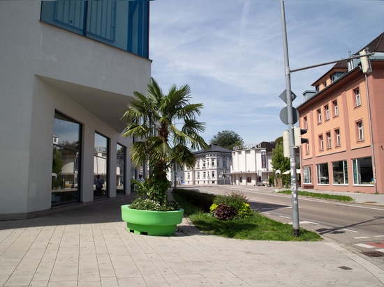 Design urbano a colori: Come Kempten usa le fioriere per modellare lo spazio pubblico