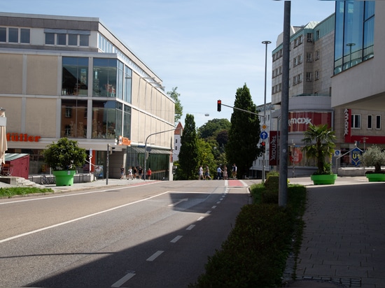 Design urbano a colori: Come Kempten usa le fioriere per modellare lo spazio pubblico