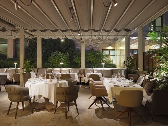Kedry Prime di KE crea un nuovo spazio comune ombreggiato per Hyatt Centric Murano Venice a Murano