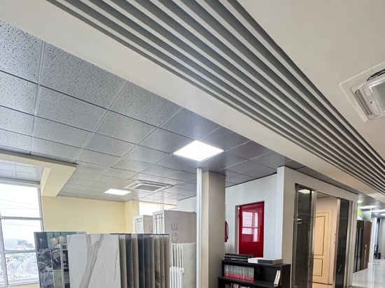 Atena controsoffitto metallico Baffle