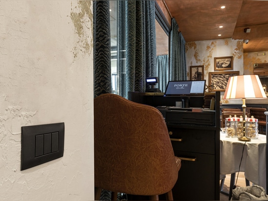 Un impianto elettrico con design AVE al Nemi Hotel di Milano
