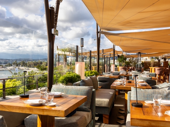 KE il design essenziale e la progettazione custom per terrazza branché di Zuma Cannes