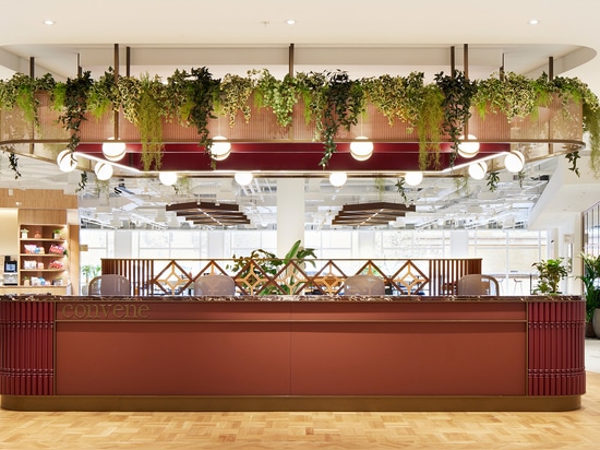 Il Sancroft Building presenta un'architettura moderna con abbondante luce naturale, arredi contemporanei ed elementi di design distintivi come la rete metallica intrecciata di Banker Wire