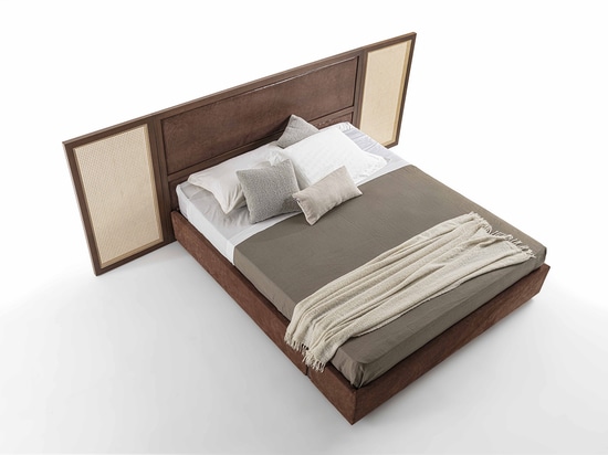 Letto con testiera in paglia di Vienna