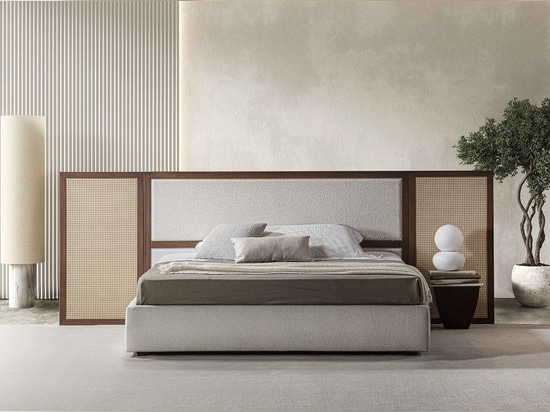 Letto con testiera in paglia di Vienna