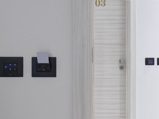 La domotica AVE in un hotel a Cervia:  tecnologia e design per un’accoglienza smart