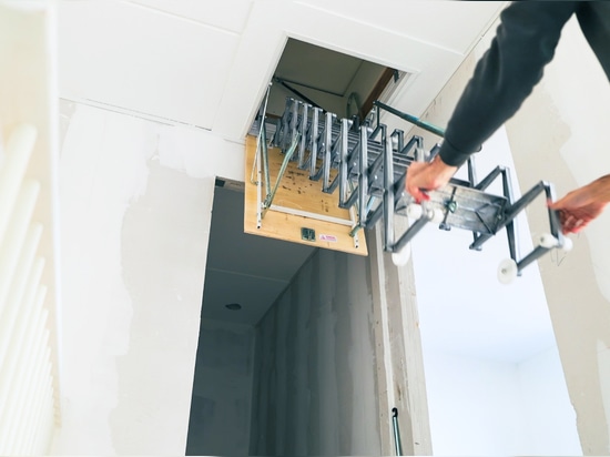 Accesso al tetto sicuro e pratico per gli edifici residenziali di Tilburg
