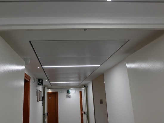 Controsoffitto metallico a struttura nascosta