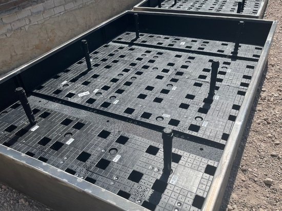 Boxmeer - Piazza del Municipio con 8,3 m³ di accumulo d'acqua nelle fioriere