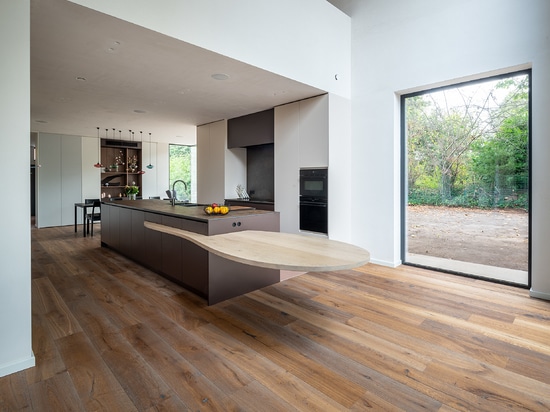 Dennebos Flooring pavimento in rovere rigenerato in colore R.08