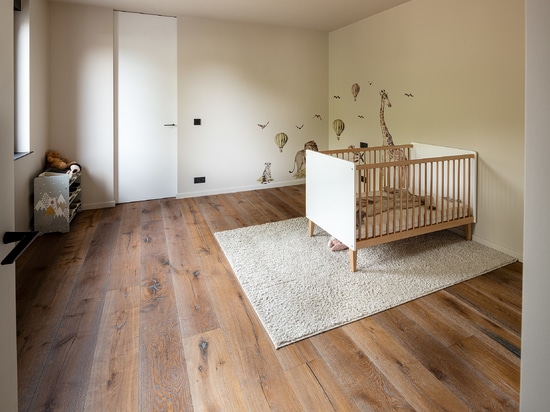 Dennebos Flooring pavimento in rovere rigenerato in colore R.08