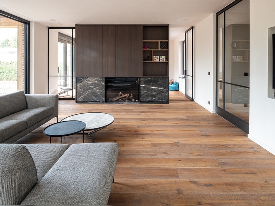 Dennebos Flooring pavimento in rovere rigenerato in colore R.08