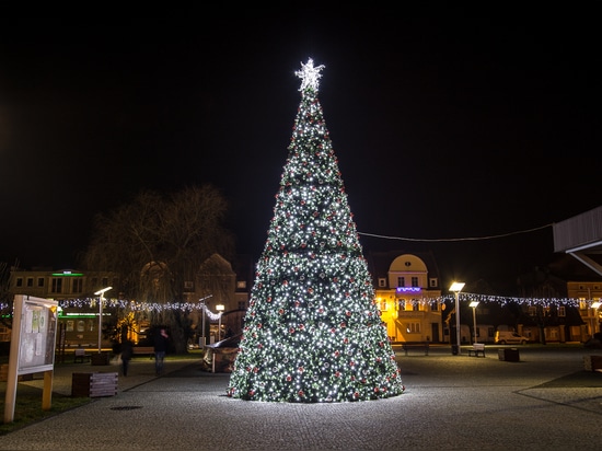 L'albero di Natale: un must nei centri urbani
