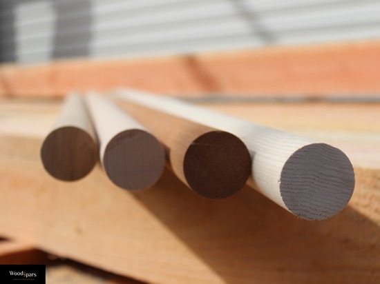 Spighe di legno: Corrimano in legno massiccio su misura per progetti architettonici