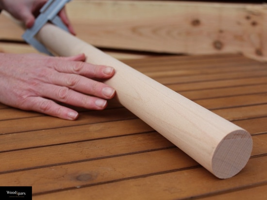 Spighe di legno: Corrimano in legno massiccio su misura per progetti architettonici