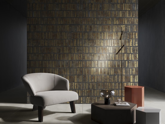 Rivestimenti in gres porcellanato color oro
