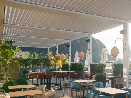 KE firma il rooftop d’eccellenza del nuovo Falkesteiner WaltherPark – Bolzano: un'oasi di design e comfort con vista unica sulle Dolomiti
