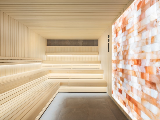 Ironmonger Row Baths SPA: creativi accostamenti cromatici in gres porcellanato