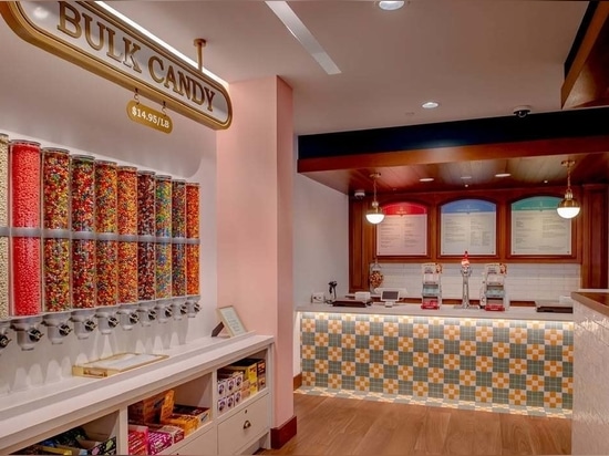 Design interattivo senza soluzione di continuità: Integrazione di soluzioni di erogazione professionali presso Soda Fountain Express
