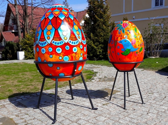 Iniziative comunitarie di Pasqua: coinvolgere gli spazi pubblici attraverso la creatività condivisa