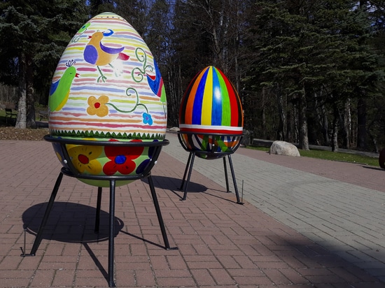 Iniziative comunitarie di Pasqua: coinvolgere gli spazi pubblici attraverso la creatività condivisa