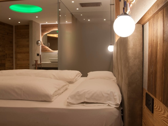 Illuminazione camere Hotel Mirabello-  Photo © Manrico dell'Agnola