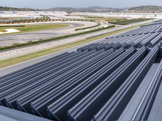 KE al Circuito Ricardo Tormo di Valencia. Design e progettualità in pole position: la sfida delle coperture "sospese" per l’area VIP del MotoGP