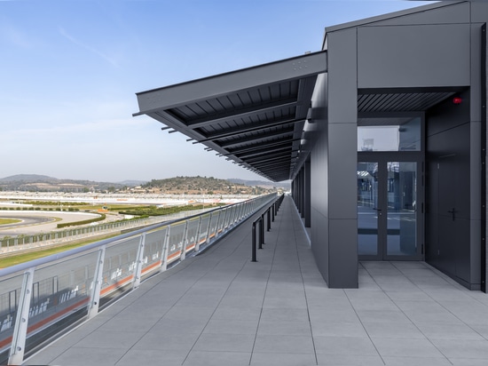 KE al Circuito Ricardo Tormo di Valencia. Design e progettualità in pole position: la sfida delle coperture "sospese" per l’area VIP del MotoGP