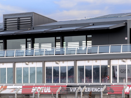 KE al Circuito Ricardo Tormo di Valencia. Design e progettualità in pole position: la sfida delle coperture "sospese" per l’area VIP del MotoGP