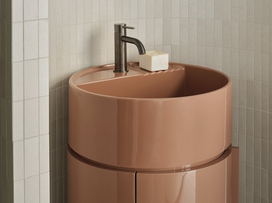 Tiberino N di Ceramica Cielo: materia e funzione nel nuovo lavabo freestanding