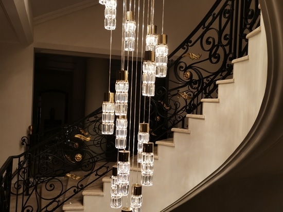 Nuovo Articolo Rif. 17611 – Lampadario su Misura a Doppia Altezza