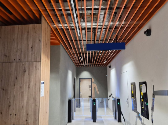 Atena controsoffitti Baffle per Stazione centrale Brno