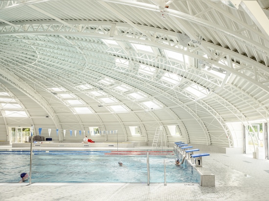La ristrutturazione della Piscina Tournesol Aldebert Bellier: un iconico simbolo della Francia degli anni’70
