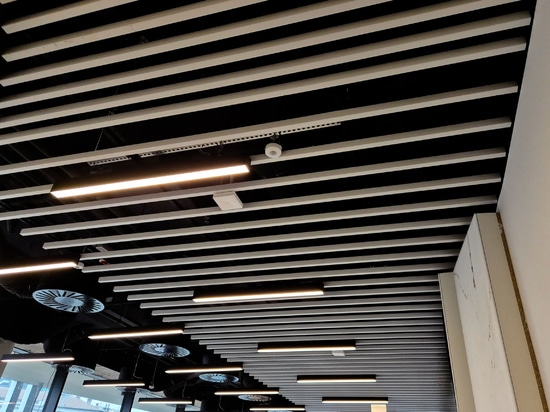 Atena Controsoffitti lineari Baffle