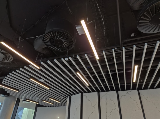 Atena Controsoffitto Metallico Baffle