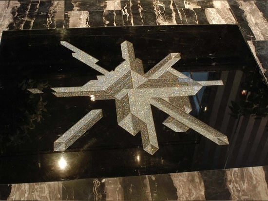 CRYS-TILE™ – L’Eleganza del Cristallo Integrata nell’Architettura
