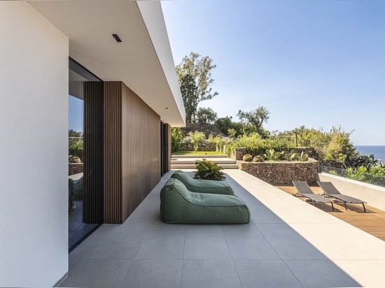 Déco firma una terrazza vista mare a Milazzo